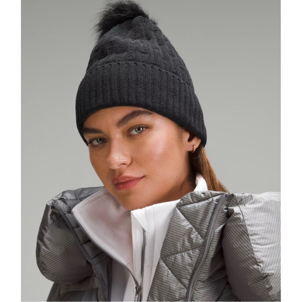 Lululemon Cable-knit Pom-Pom Beanie